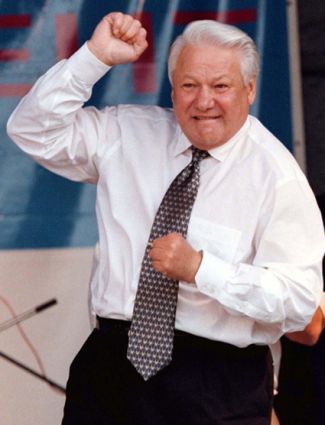 Russian President Boris Yeltsin dancesat a pop concert in Rostov in this June 10, 1996 file photo. Yeltsin has died, a spokeswoman for the Kremlin said on April 23, 2007. REUTERS/Viktor Korotayev/Files (RUSSIA)