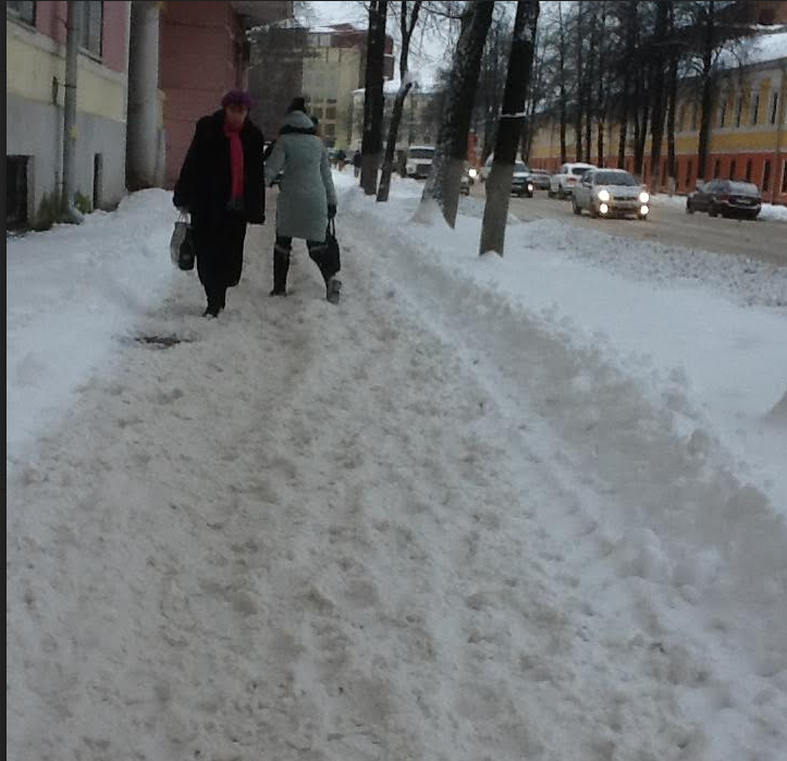 Тротуар снег