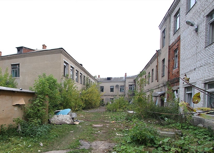 В центре Рыбинска разрушается здание бывшей гимназии