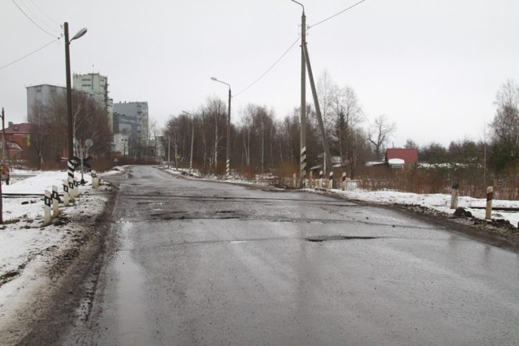 10 переездов в Рыбинске признали аварийными