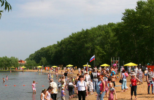 Плещеево озеро пляжи для купания. Плещеево озеро пляж. Плещеево озеро Центральный пляж. Городской пляж Плещеево озеро.