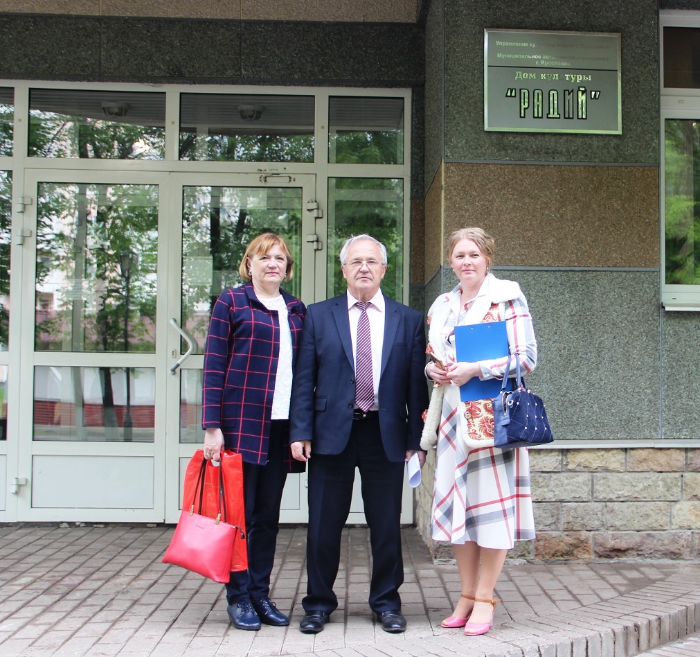 Александр Воробьев с помощниками депутата