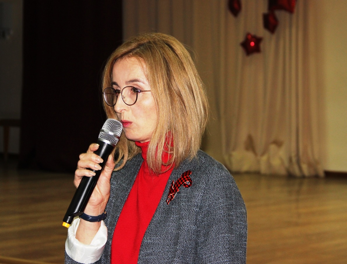 Выступает Евгения Овод
