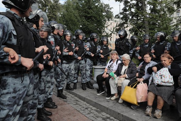 В Москве разогнали протестную акцию за свободные выборы (видео)