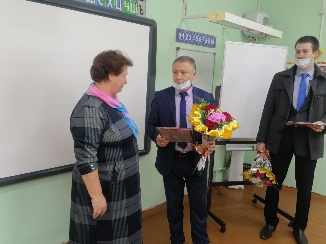 Шакир Абдуллаев поздравил преподавателей с профессиональным праздником
