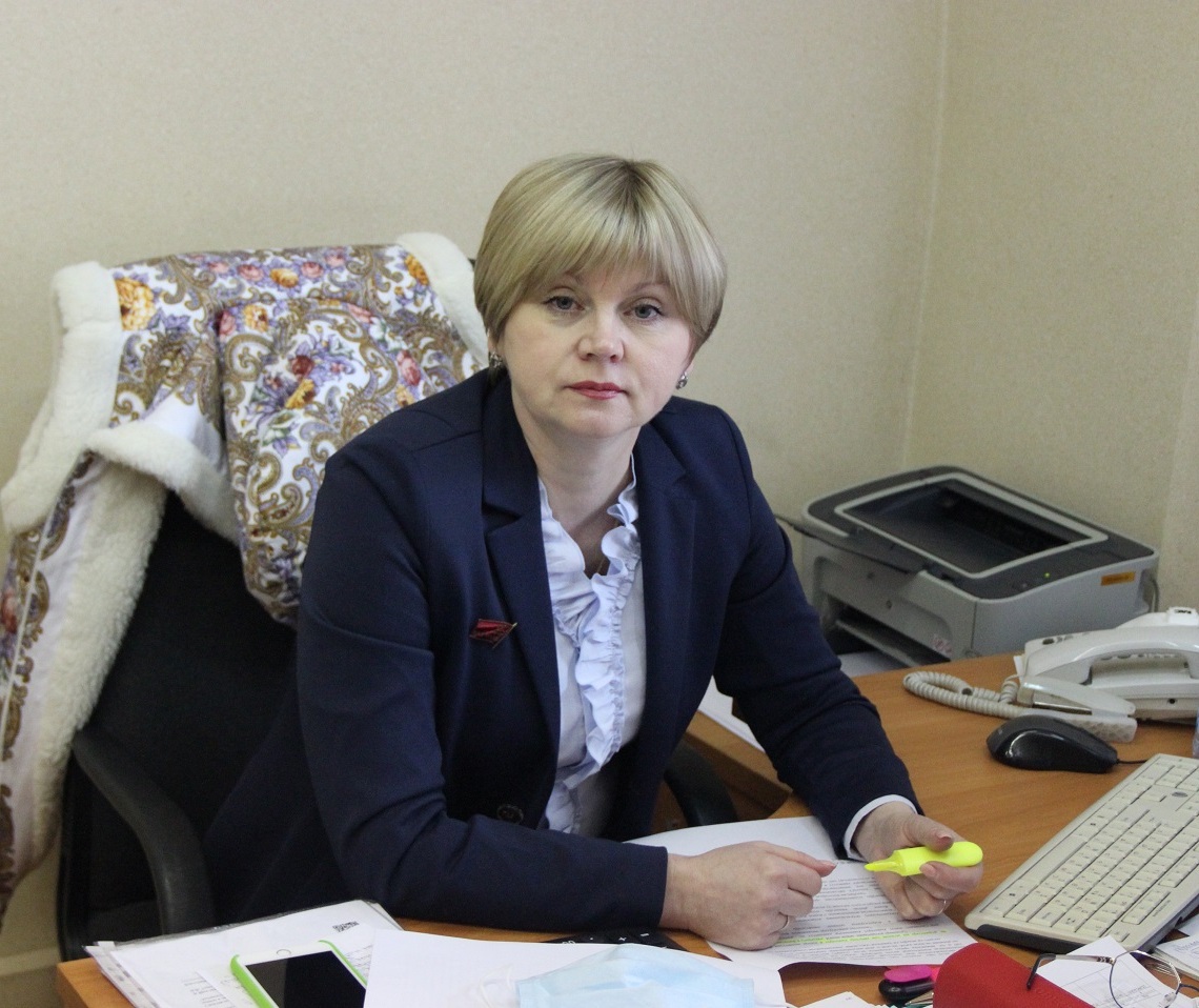 Елена Кузнецова помогла тутаевцам добиться ремонта дороги у лицея №1