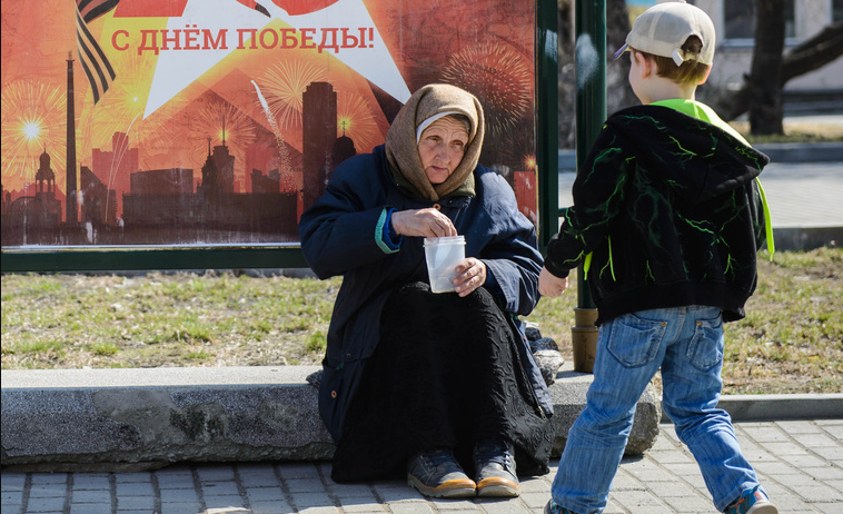 Опрос: 40 миллионов россиян не могут позволить себе купить новую одежду