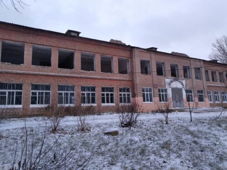 Почему ломают старые школы в Заволжье