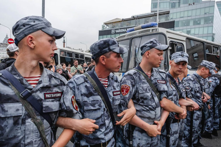Росгвардия за год потратила 2 млрд рублей на технику и спецсредства для разгона протестных акций