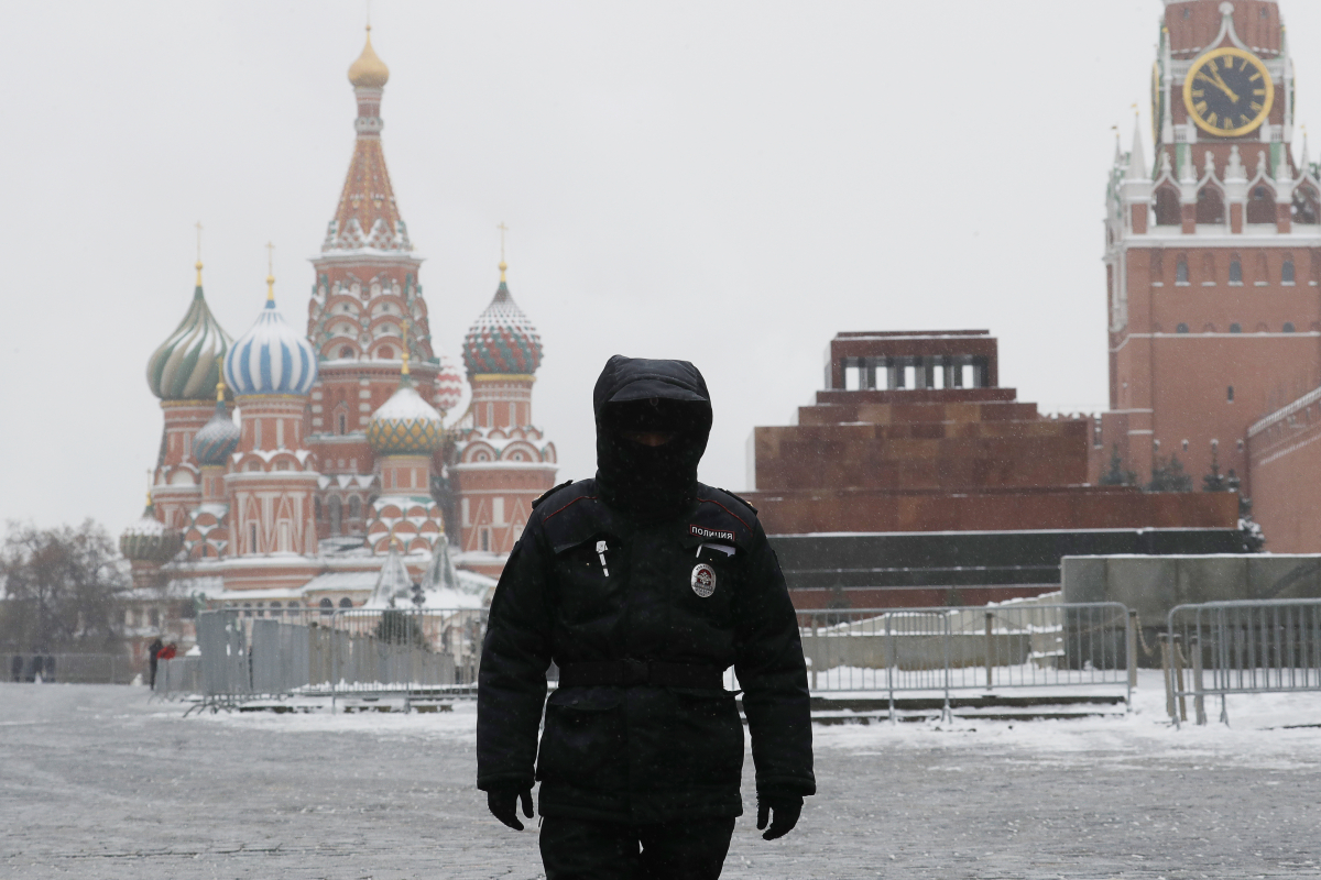Кремль заявил об отсутствии в России репрессий: Просто «задержано больше, чем могут обработать изоляторы»