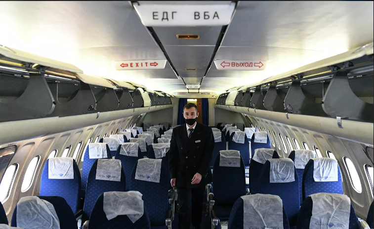 Летевшего в Москву пассажира сняли с рейса за отказ надеть маску