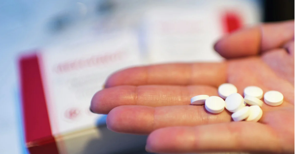 Власти с января повысили цены более чем на 30 жизненно важных лекарств