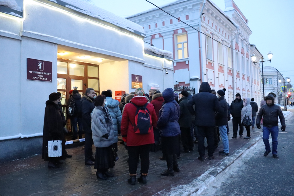 Десятки ярославцев не пустили на публичные слушания по отмене партсписков