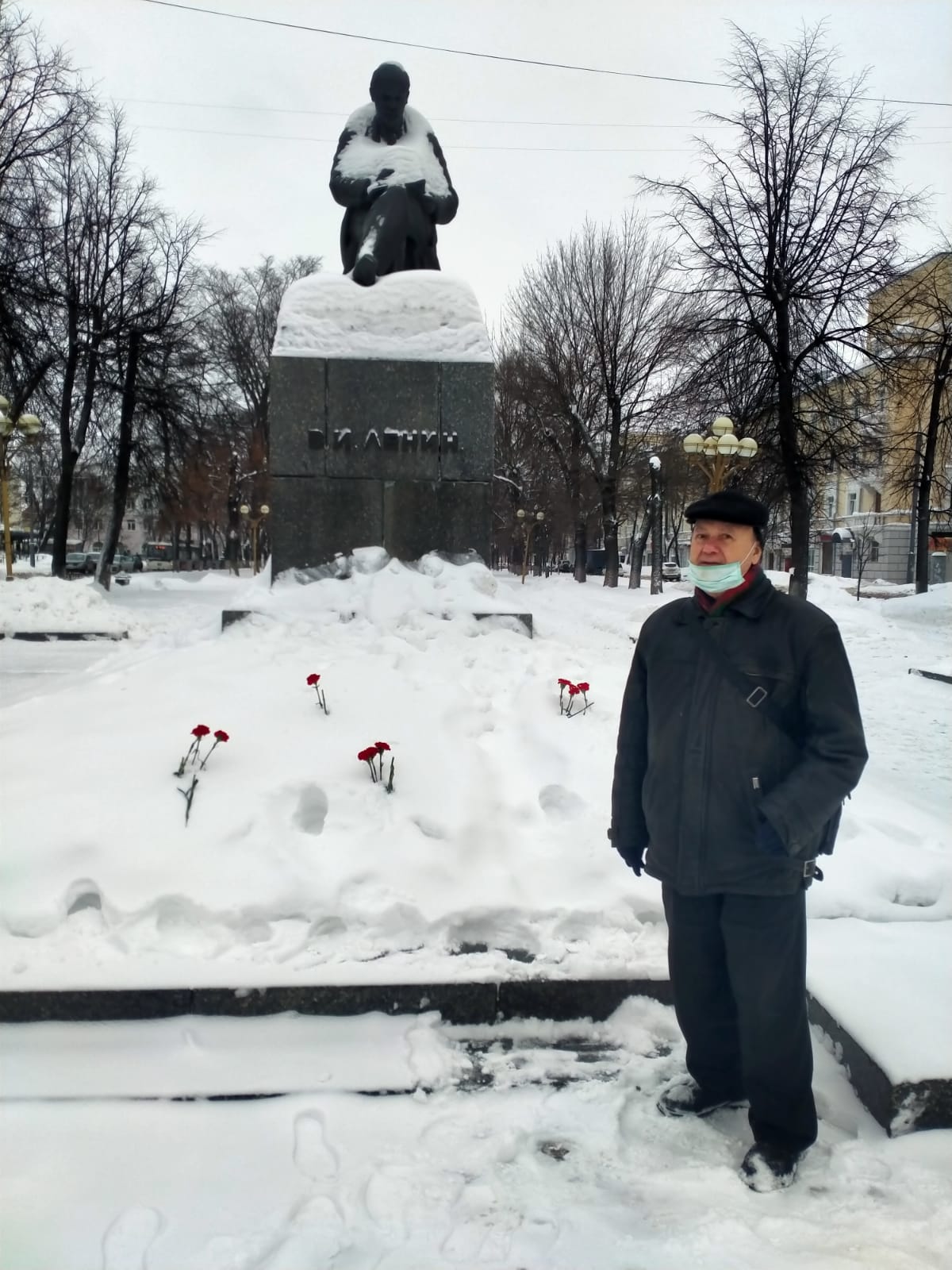 Коммунисты Ленинского района почтили память В. И. Ленина