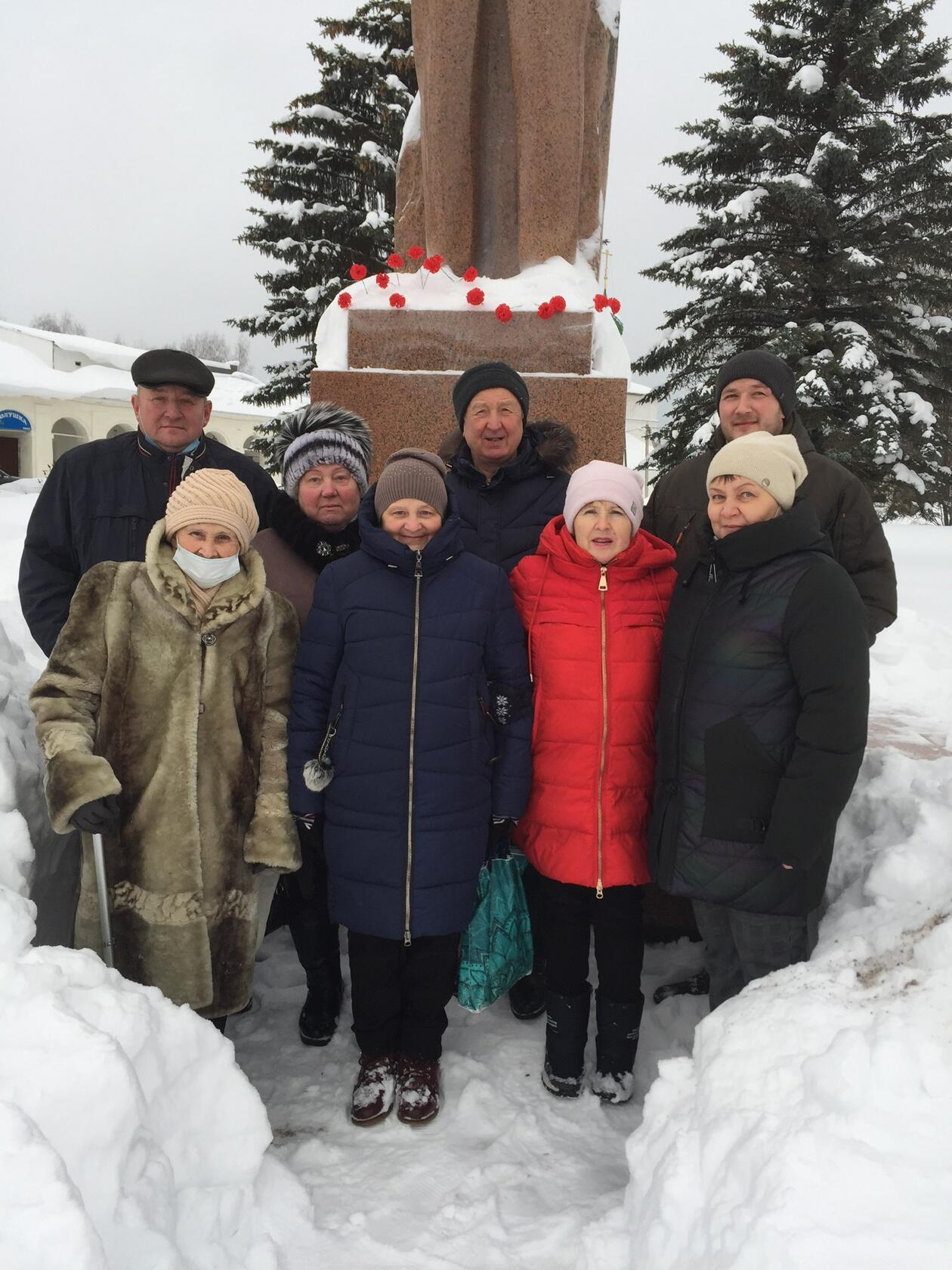 Пошехонское районное отделение КПРФ отдало долг памяти Владимиру Ильичу Ленину