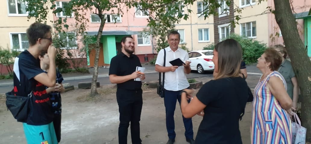 Евгений Еремин продолжает встречи с жителями