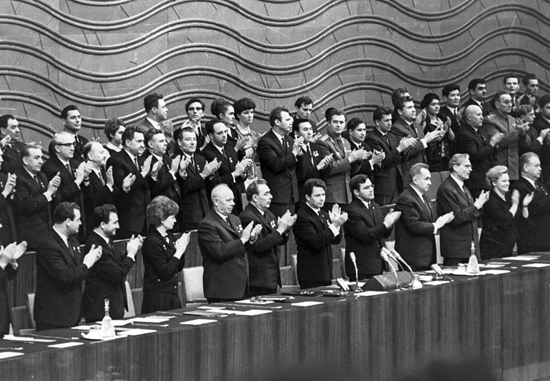М. А. Суслов в президиуме торжественного пленума ЦК ВЛКСМ (третий справа в первом ряду), 1968 год