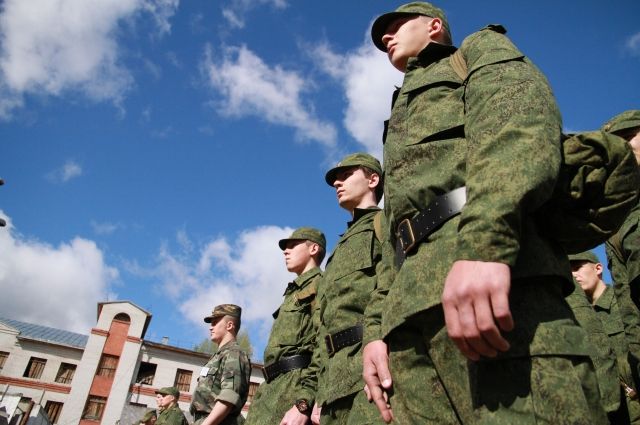 В Госдуму внесен законопроект о повышении возраста призыва в армию
