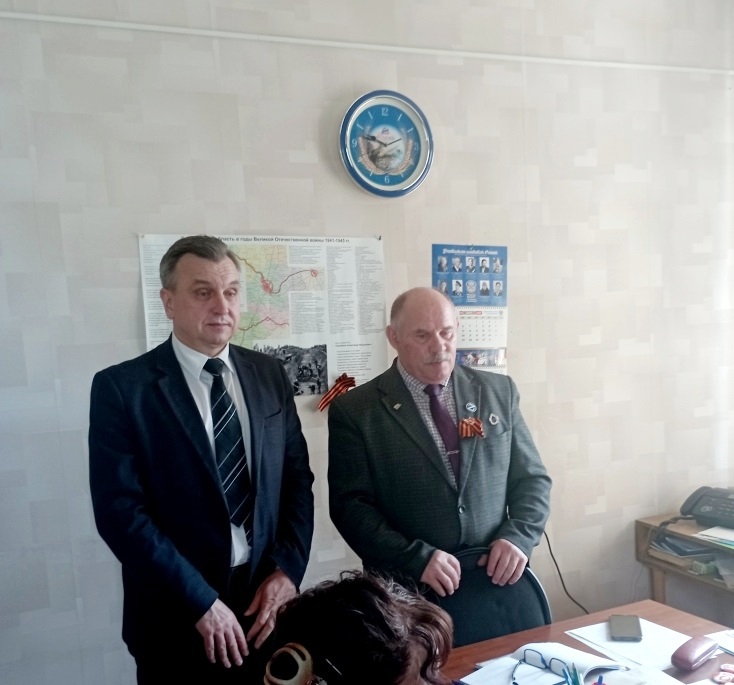 Депутат-коммунист поздравил членов Совета ветеранов Дзержинского района с майскими праздниками