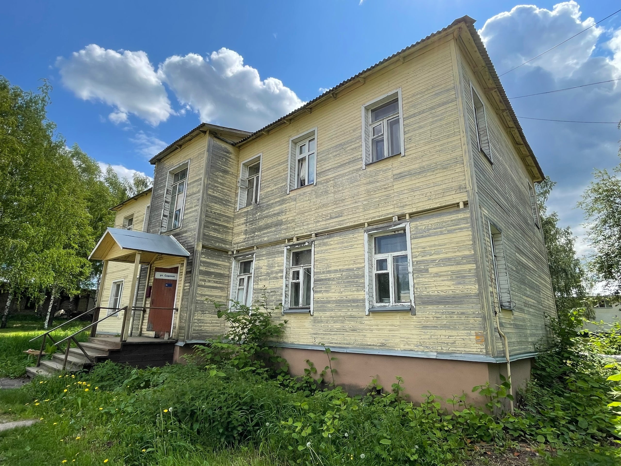 Расселение по-ярославски: жители аварийного дома жалуются на невыносимые условия для проживания