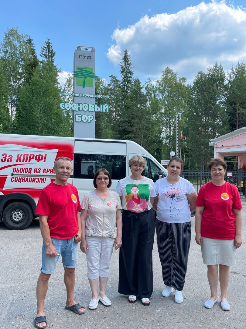 Команда депутата Кузнецовой привезла гуманитарную помощь беженцам из Артемовска