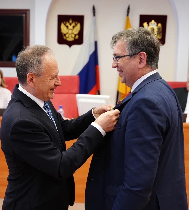 Эльхан МАРДАЛИЕВ награждён Почётным знаком Ярославской областной Думы «За заслуги в развитии законодательства и парламентаризма»