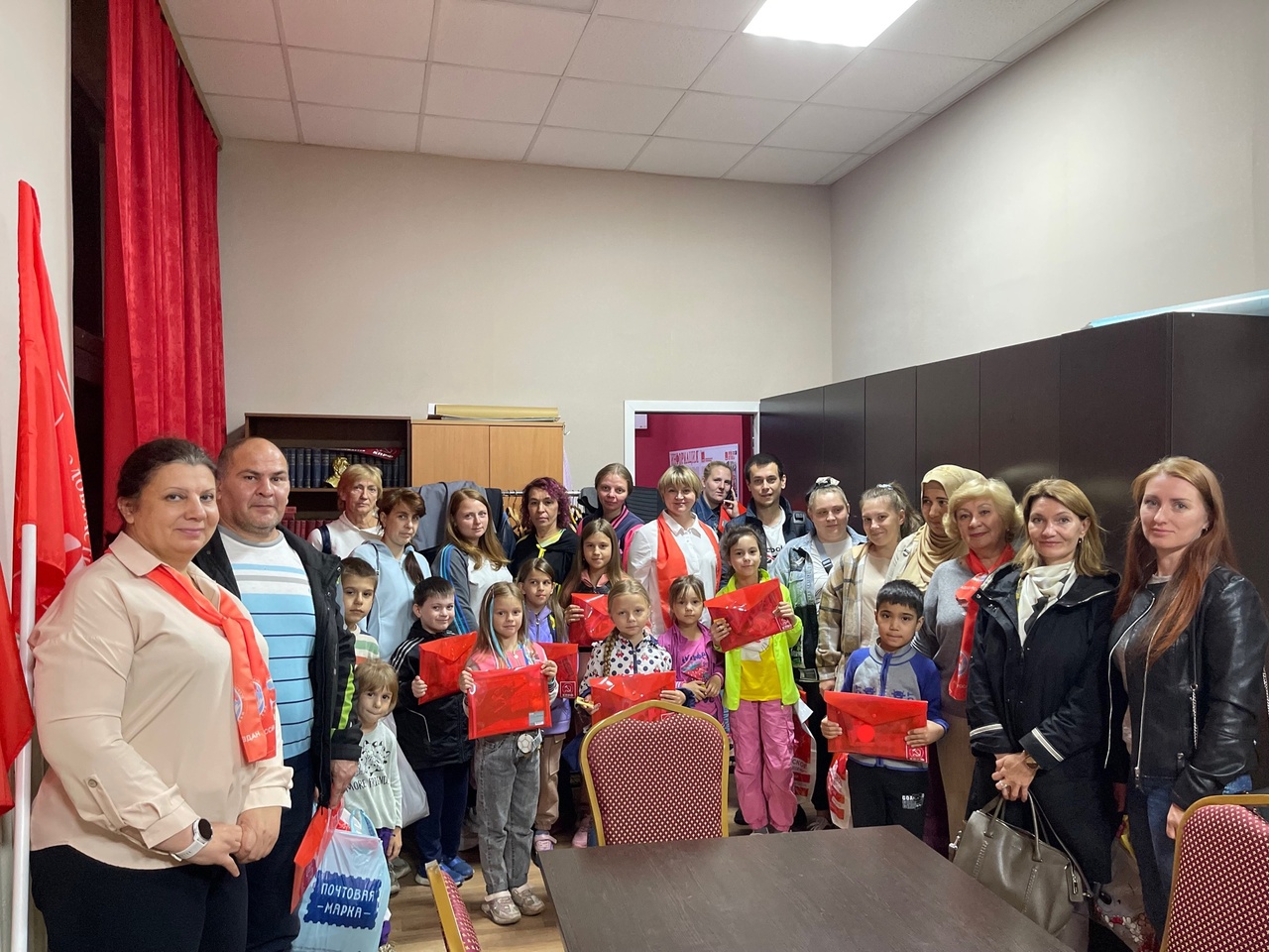 Надежда России: Собираем детей в школу!