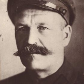 Командир  Новгородского батальона А. Поляков