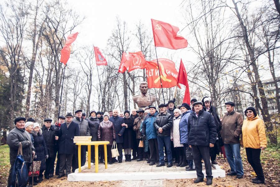 В Кировской области открыли памятник Сталину