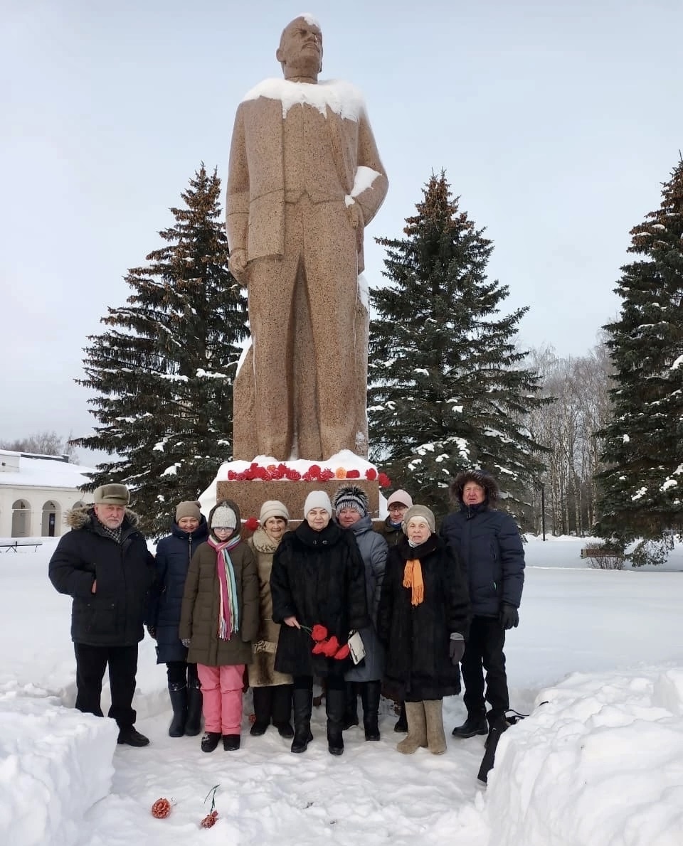 Пошехонские коммунисты почтили память В.И. Ленина