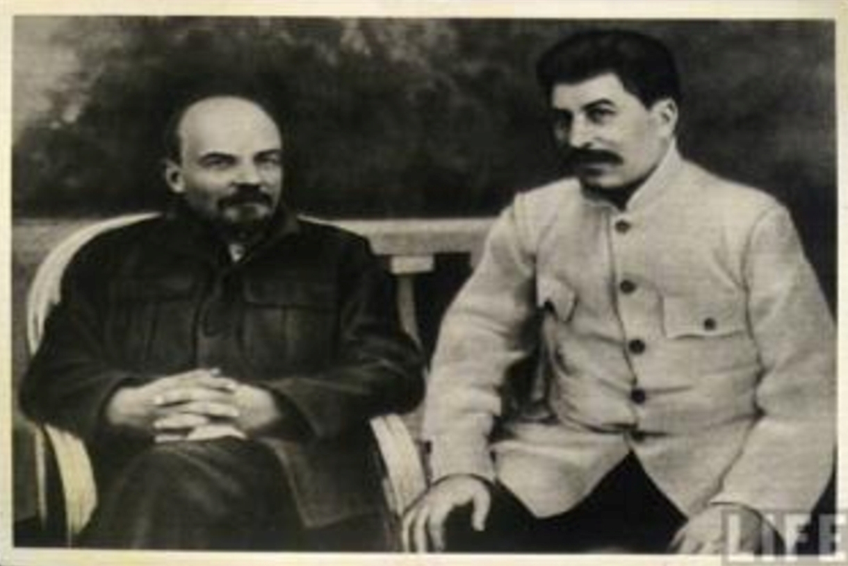 В.И. Ленин и И.В. Сталин. 1922 год