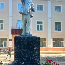 1-14 (памятник Ленину в Песочном)