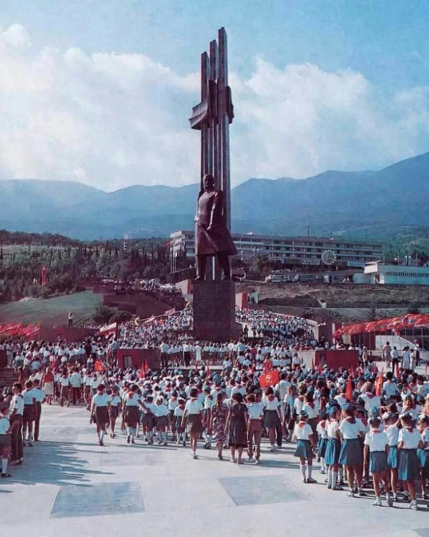 Юрий Афонин: Восстановление в «Артеке» величественного памятника Ленину станет знаковым событием