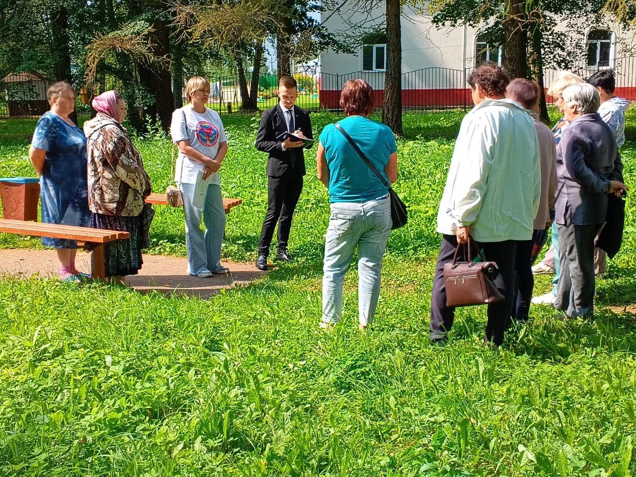 Коммунисты провели встречу с жителями села Кукобой