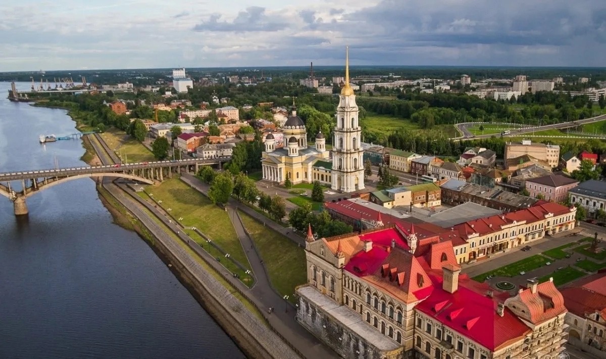 М.К. Парамонов поздравляет рыбинцев с Днем города