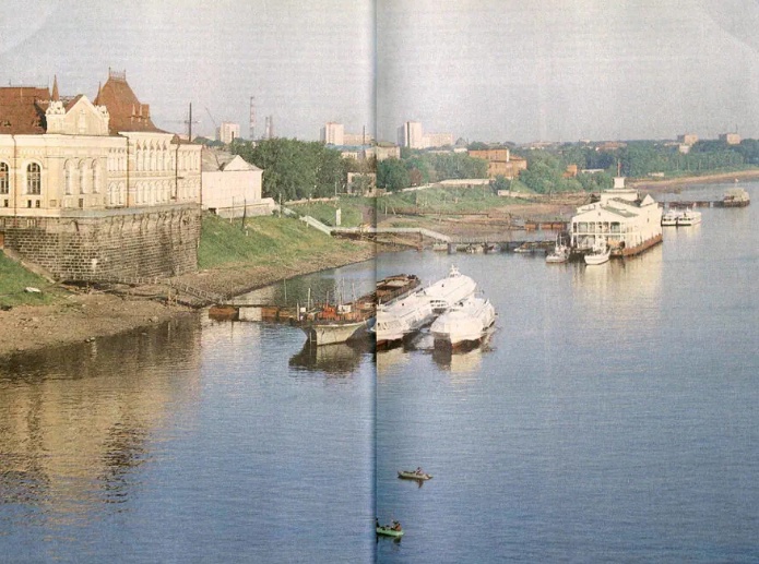 Рыбинский причал в начале 1980-х. Источник: https://pastvu.com/p/1677777