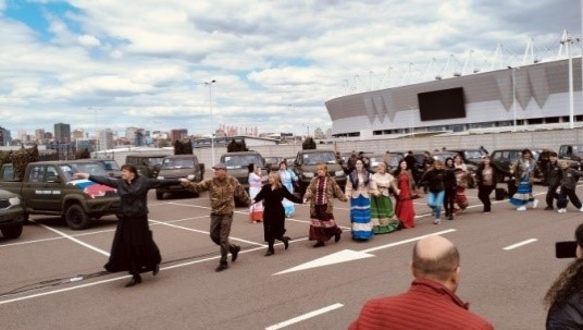 Встреча представителей гумконвоя  на стадионе в Ростове на -Дону
